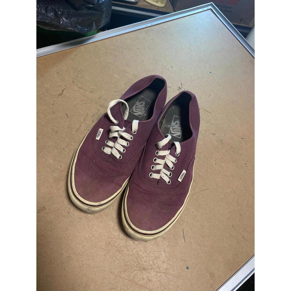 Vans burgundy maroon 9.5 men size skate shoes used off the w